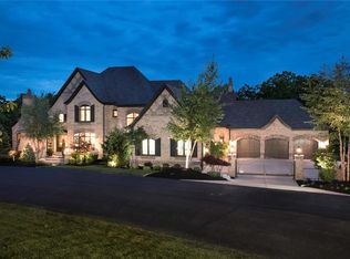 111 Grand Meridien Forest Dr, Chesterfield, MO 63005