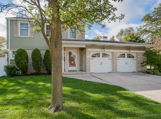 255 W Hickory Rd, Lombard, IL 60148