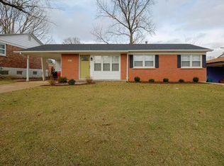 4817 Blackhawk Dr, Saint Louis, MO