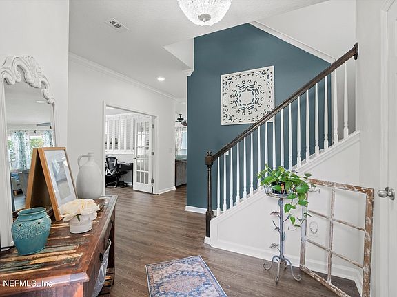 5th image of 46 GLENWOOD Street