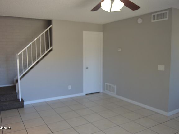 3rd image of 6703 W DEVONSHIRE Avenue