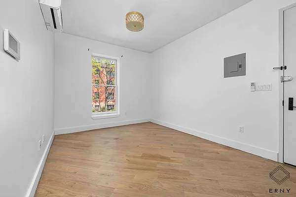 Rented by ERNY LLC | media 18