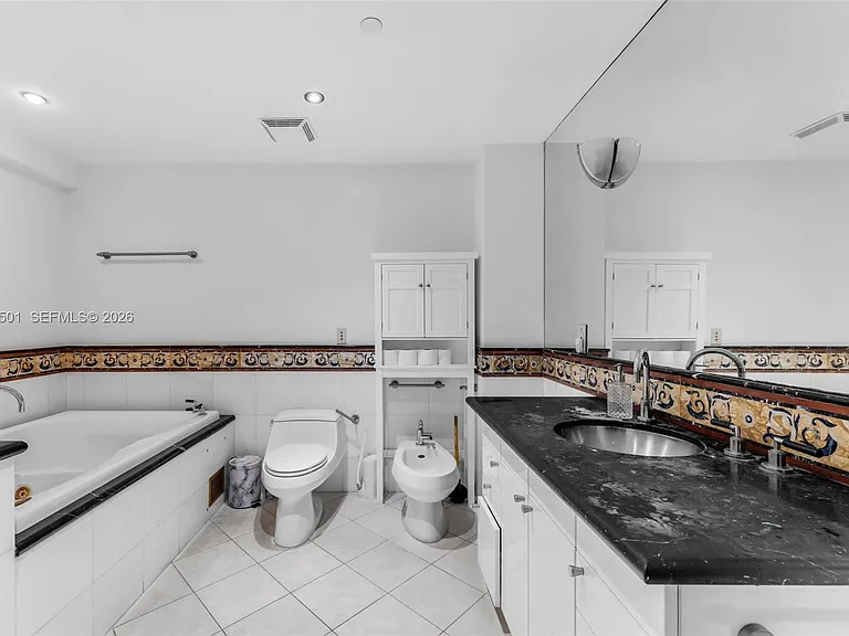 520 West Ave #604 — Photo 14