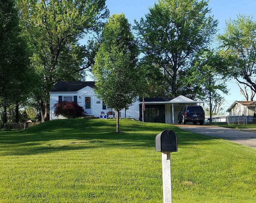 11278 De Runtz Ave photo 1