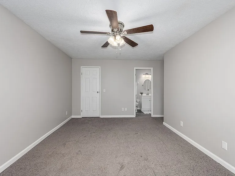Skyridge Apartment Homes — Photo 13