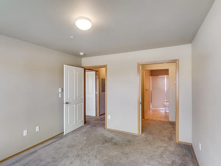 Glacier Vista Apartments — Photo 8