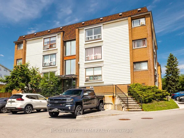 47 Sumac St #12, Ottawa, ON K1J 7T7