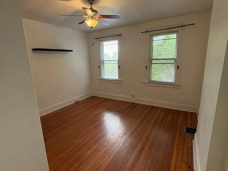 2 Bedroom 1 Bathroom in German Village — Photo 9