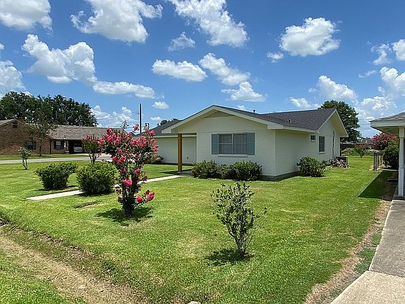 2nd image of 1201 Park Dr