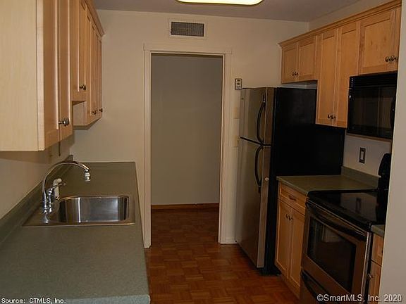 4th image of 27 Mallard Dr Unit 27