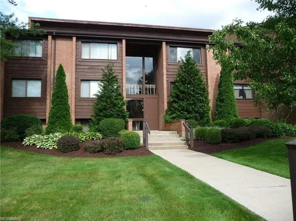 935 Canyon View Rd Unit 935-104, Sagamore Hills, OH 44067