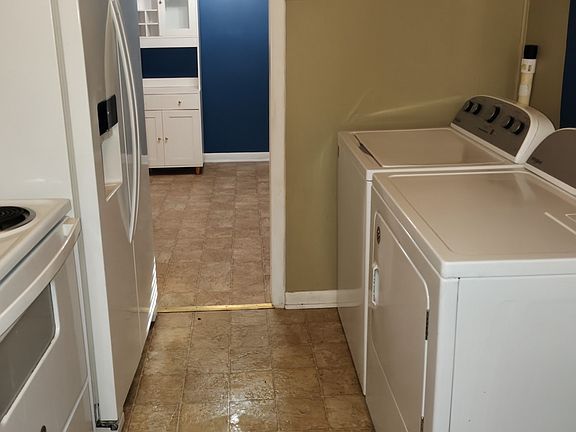 2nd image of 131 Maplewood Ave