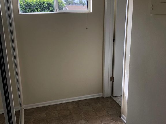 4th image of 1540 N Catalina St APT I