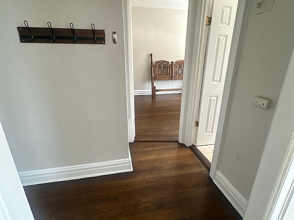 5th image of 115 Fairview Ave APT 53