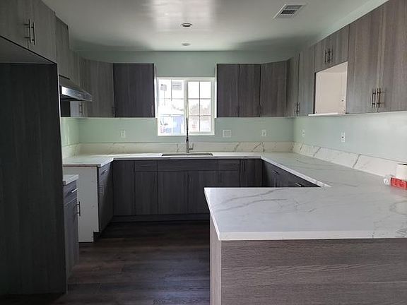 3rd image of 922 Fickewirth Ave