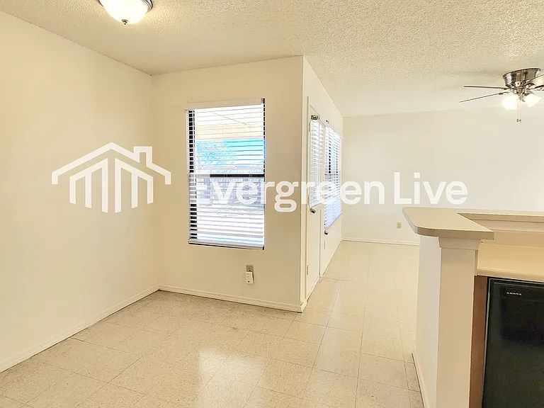 2102 Santa Clara Ct — Photo 10