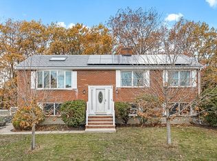 25 Murdoch Rd, Stoneham, MA 02180