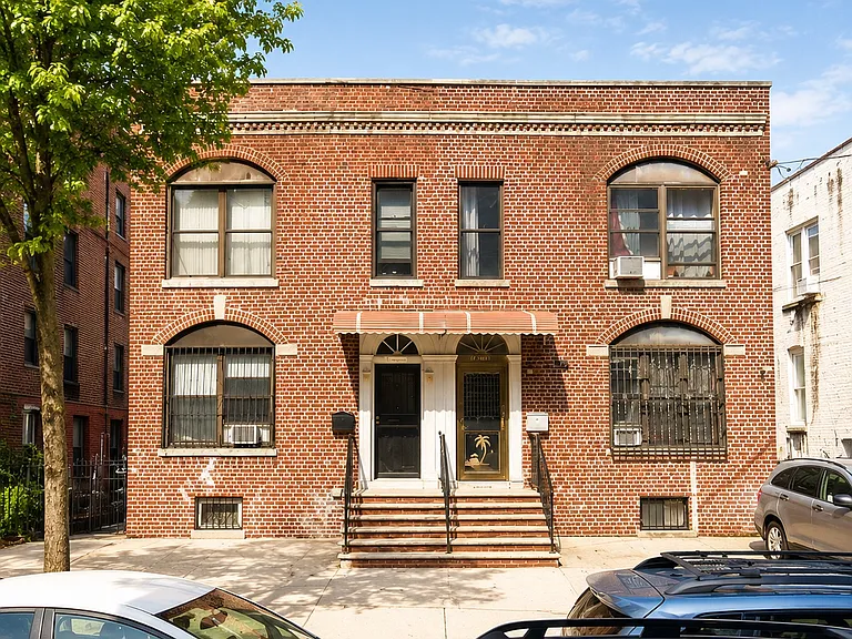13257 Maple Ave #2R — Photo 1