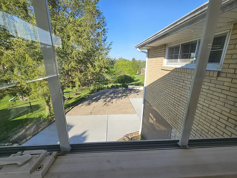 236 McCartney Dr — Photo 18
