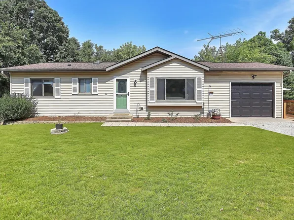 N2404 Giles DRIVE, Burlington, WI 53105