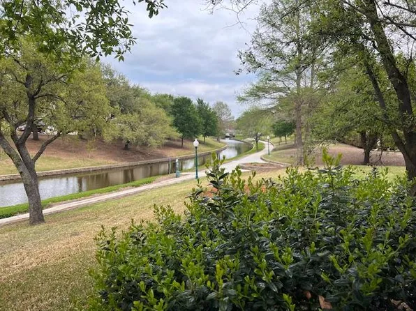 649 Cimarron Trl, Irving, TX