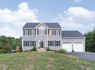 35 Gateway Ln, Middleboro, MA 02346