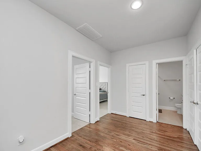 651 Press St — Photo 8