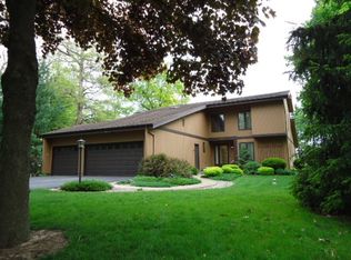 953 S Prairiewood Dr, Rochester, IN 46975