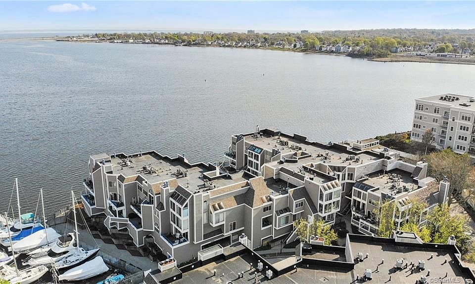 1st image of 60 Harbour Close #60