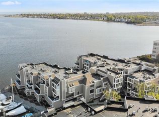60 Harbour Clos #60, New Haven, CT 06519