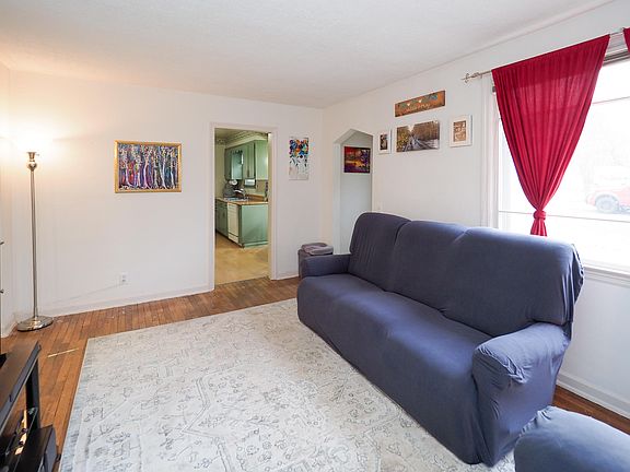 5th image of 2907 Kenilworth Ave