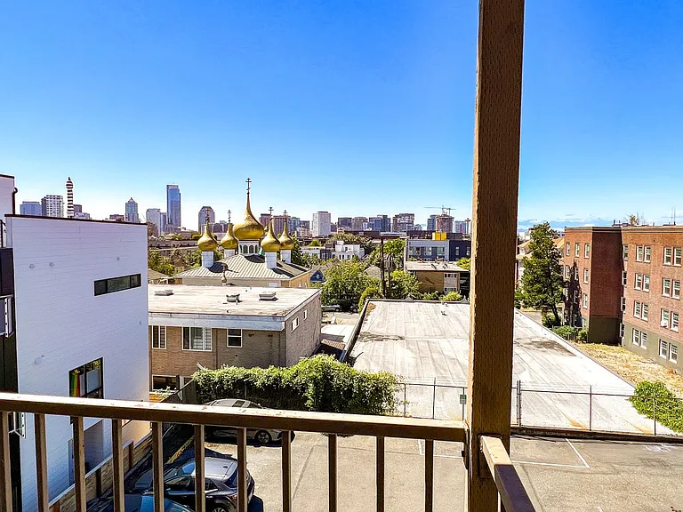 Annaron Apartments — Photo 24