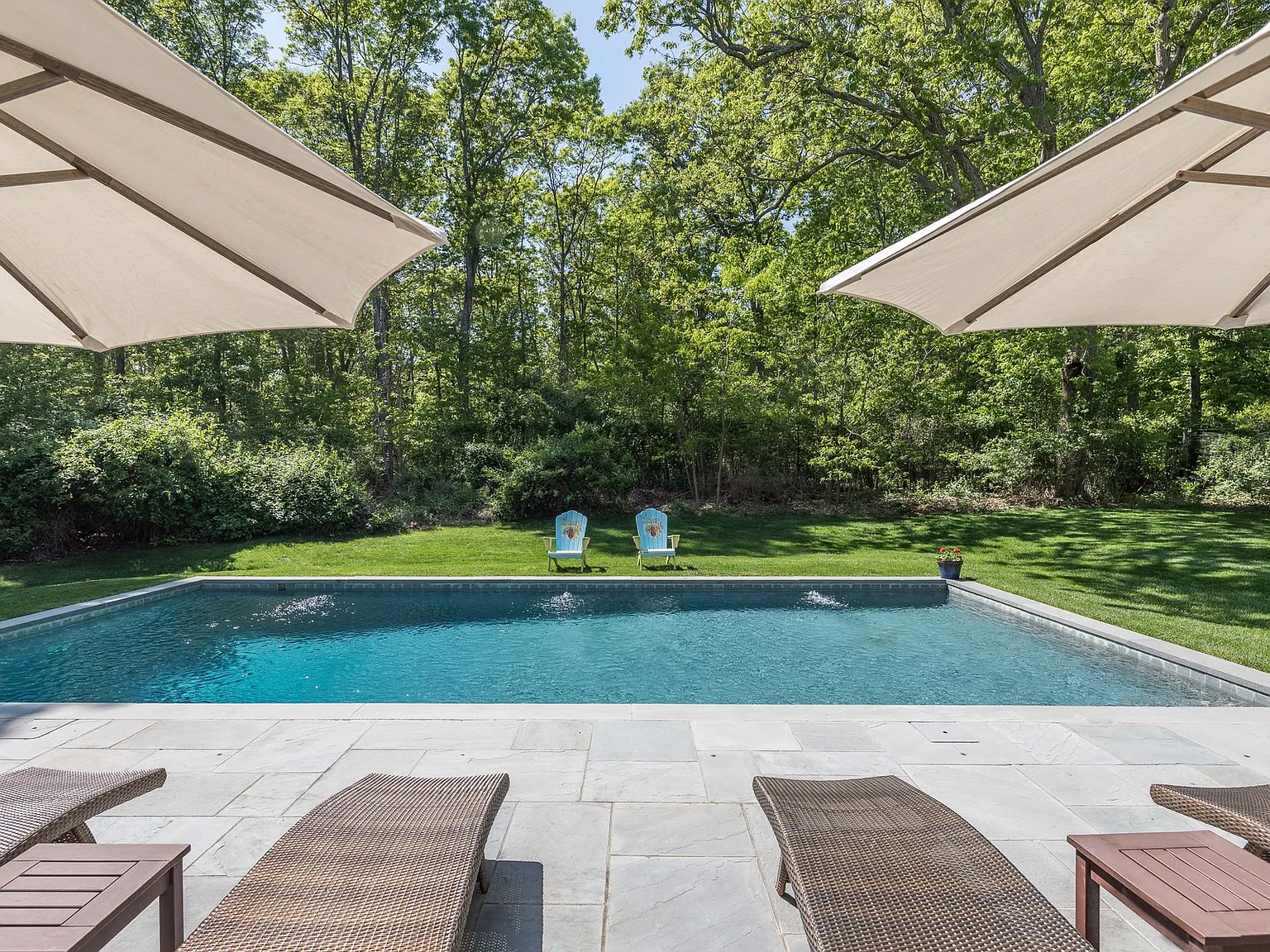 East Hampton Near Bay Beach — Photo 3