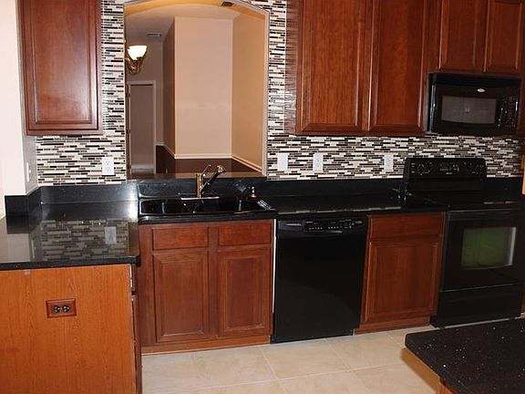 2nd image of 19421 Weymouth Dr