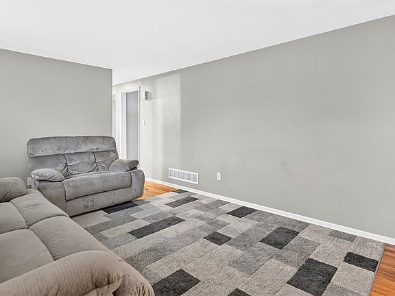5th image of 45 Bismark St