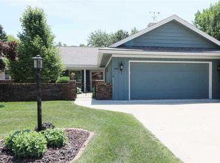 444 W Woodridge Ln, Peoria, IL 61614