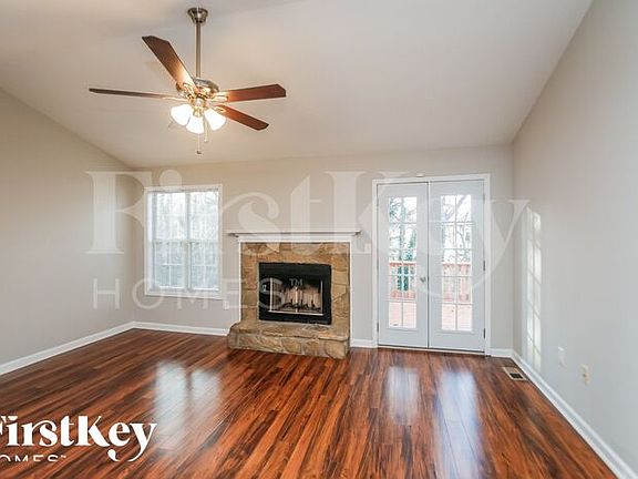 3rd image of 436 Auldon Ct SE