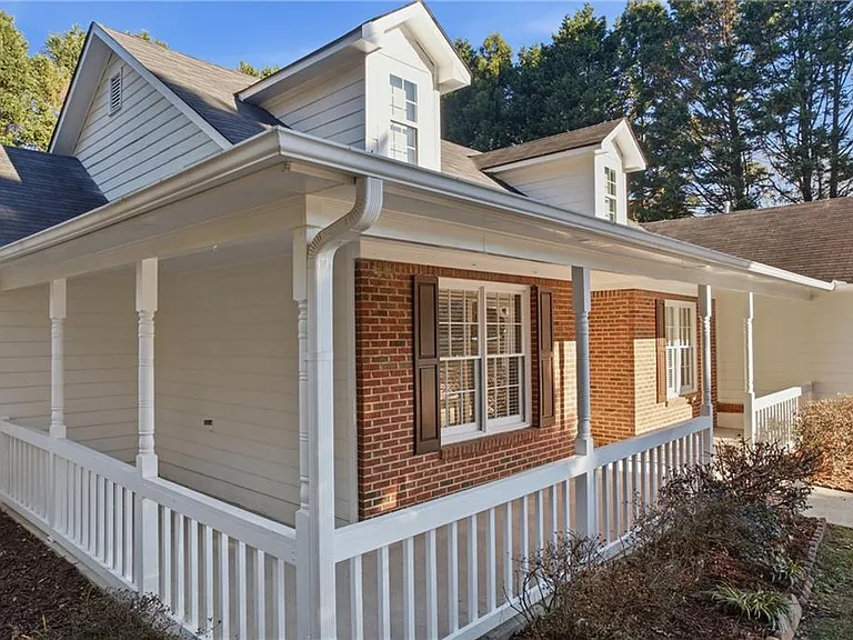 2110 Meadow View Ct — Photo 3