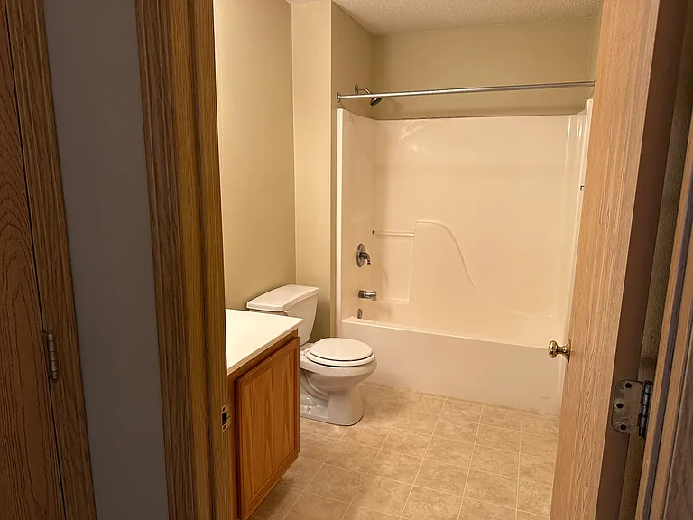 129 Northridge Dr — Photo 2