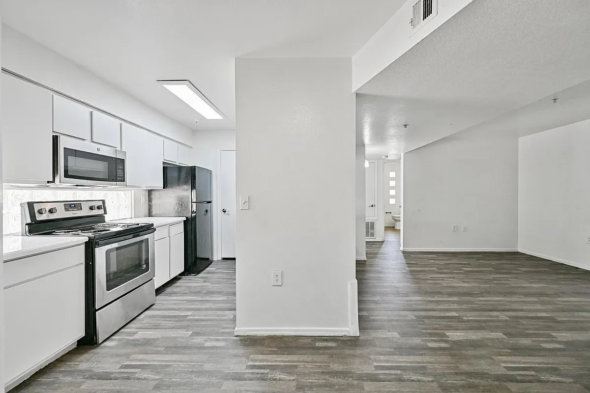Building Photo - 3065 N 67th Ave #234