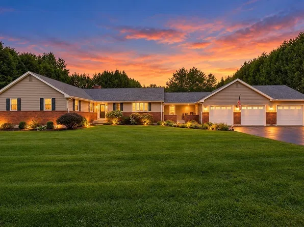 272 Mill St, Holliston, MA 01746