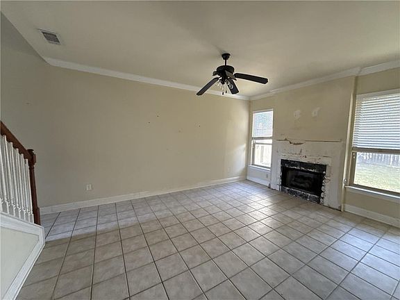 4th image of 18186 Pinehurst Dr