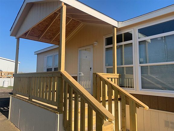2nd image of 3174 Northeast Cres