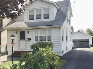 1956 Vauxhall Rd, Union, NJ 07083