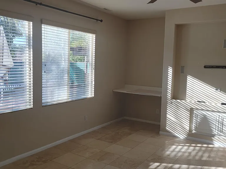 382 Edgewater Dr — Photo 28