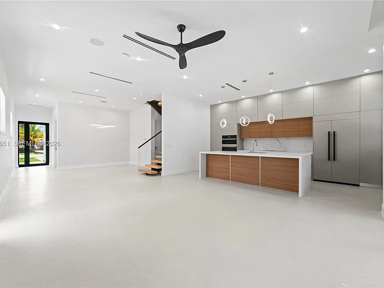 1320 NE 16th Ave #A — Photo 12