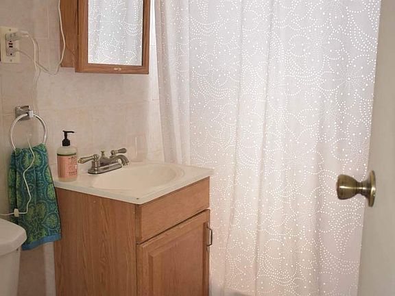 5th image of 3035 34th St APT 4D