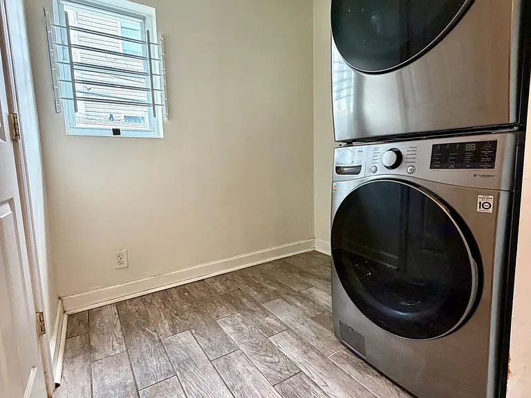 2120 Wharton St — Photo 21