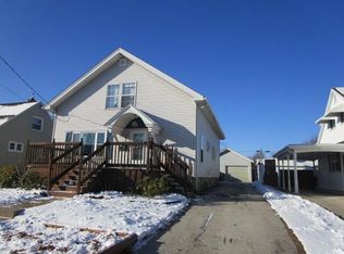 1614 S 15th St, Manitowoc, WI 54220