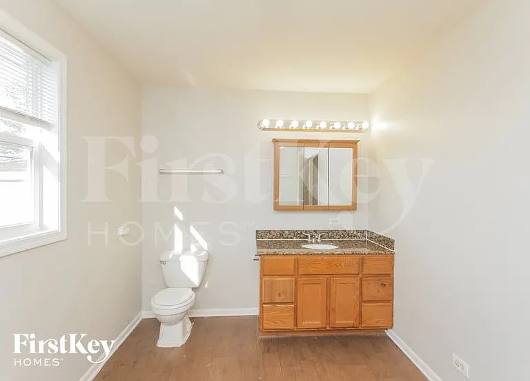 3952 153rd St — Photo 8